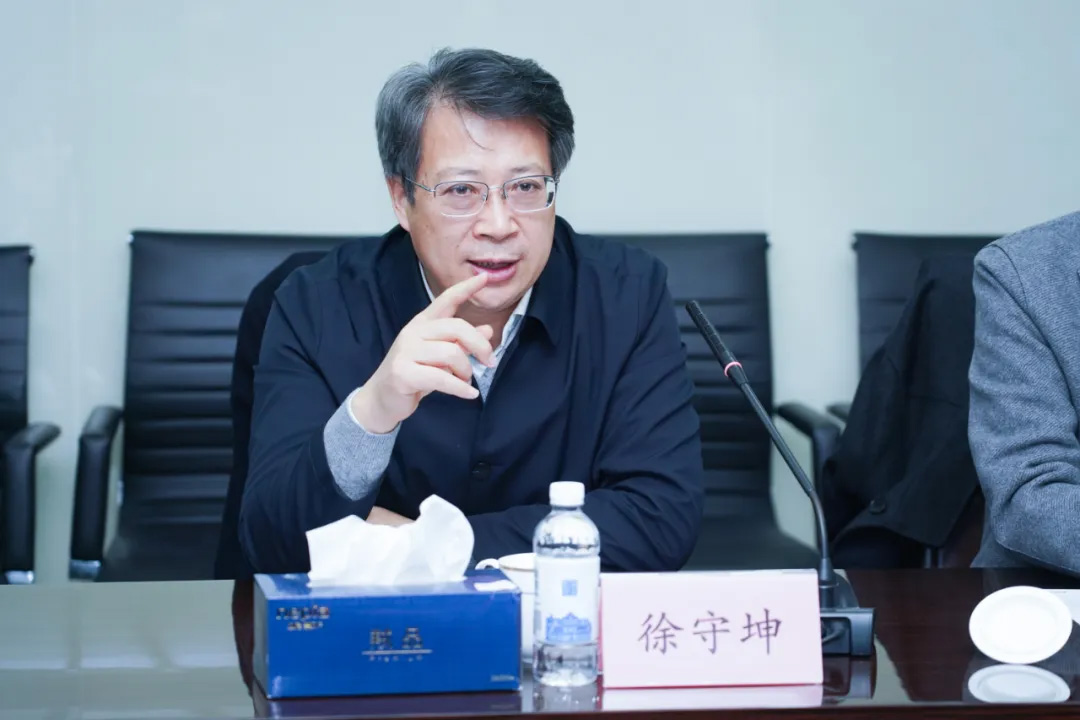 常州大學(xué)徐守坤書記、陳海群校長(zhǎng)一行蒞臨神開(kāi)參觀考察(圖3)